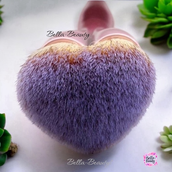 IT Love Foundation Makeup Brush | Cosmetics ~NEW~ - Picture 11 of 11